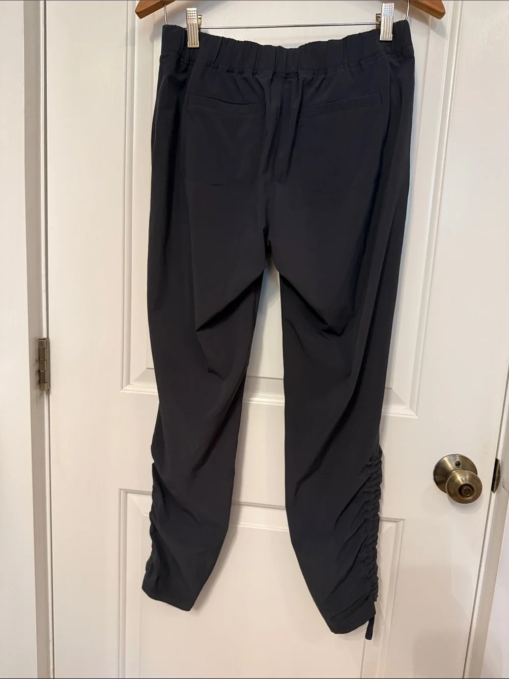 ATHLETA PANTS JOGGERS DARK GRAY POCKETS CINCH TIE ANKLES ATHLEISURE SIZE 4